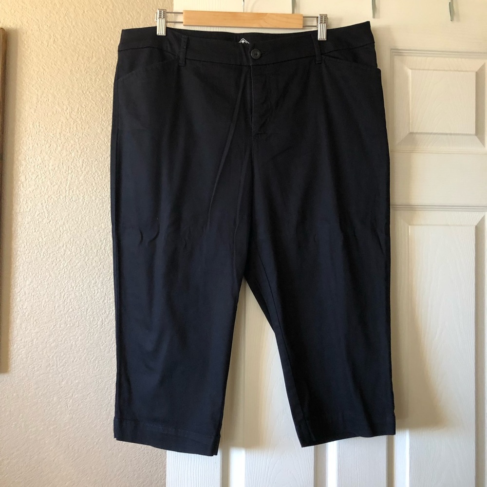St. John’s Bay Capris